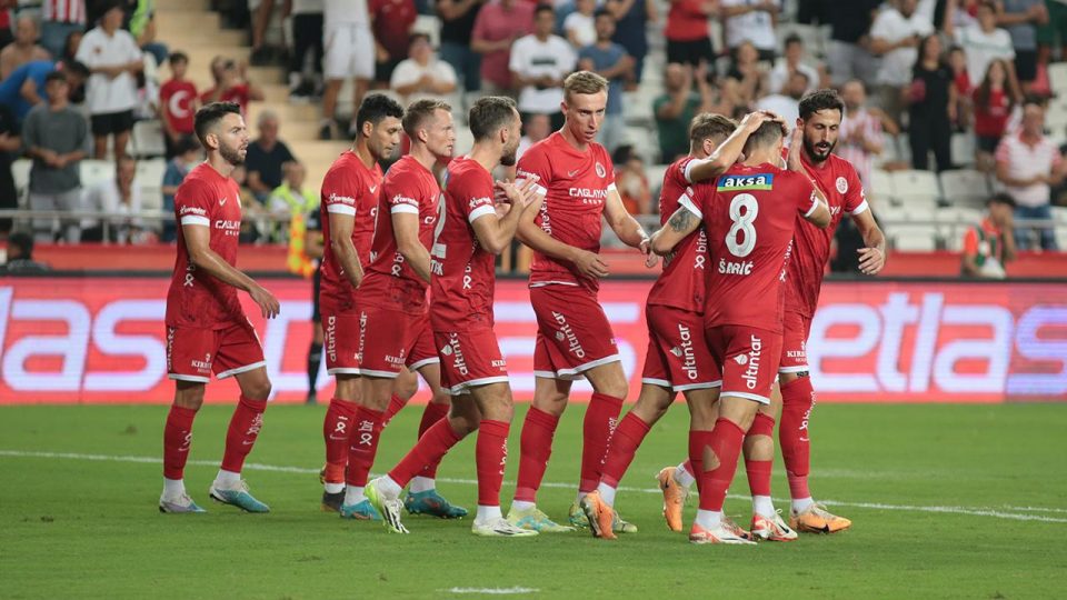 Antalyaspor galibiyet hasretine son verdi