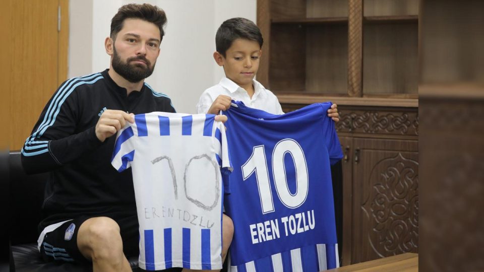 Minik taraftar hayaline kavuştu
