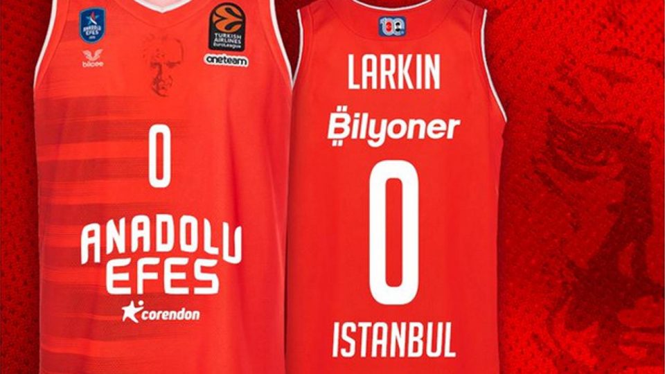 Anadolu Efes’ten Cumhuriyet’in 100. yılına özel forma