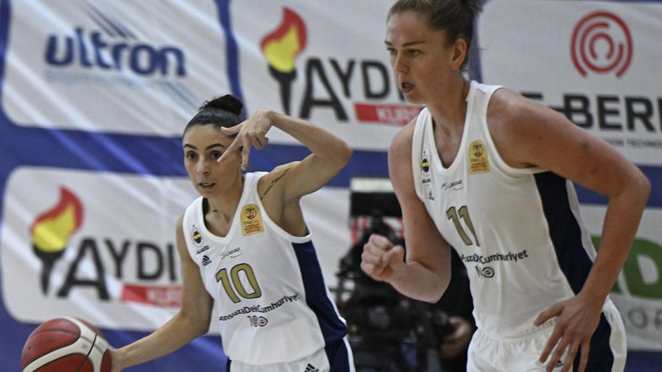Fenerbahçe Alagöz Holding Polonya deplasmanında
