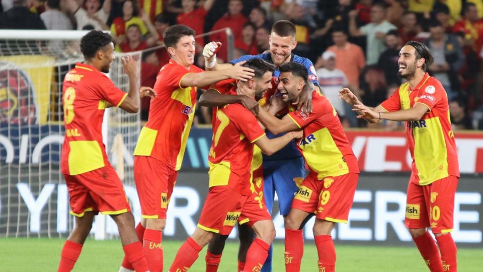 Göztepe yükselişe geçti