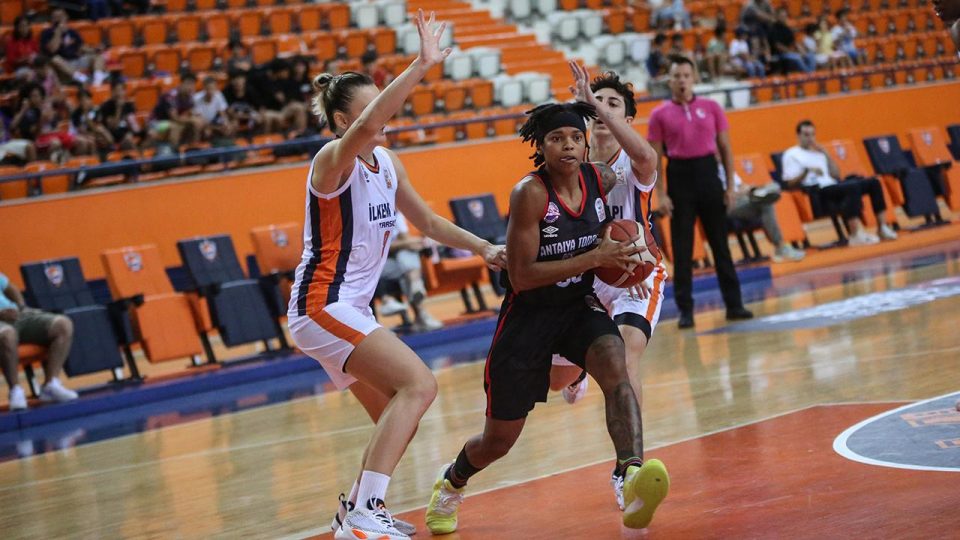 Toroslar Basketbol hem ligde hem Avrupa’da iddialı