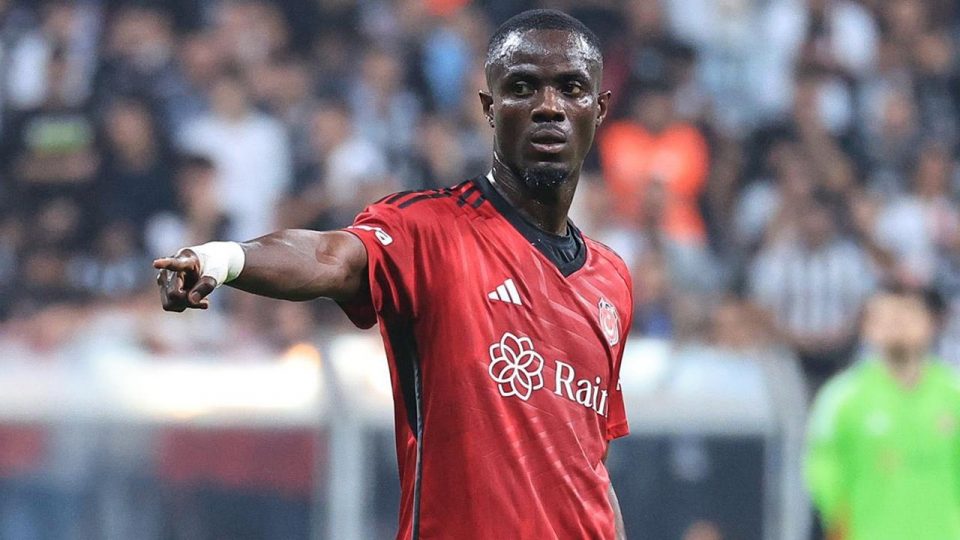 Beşiktaş’ta Eric Bailly özür diledi